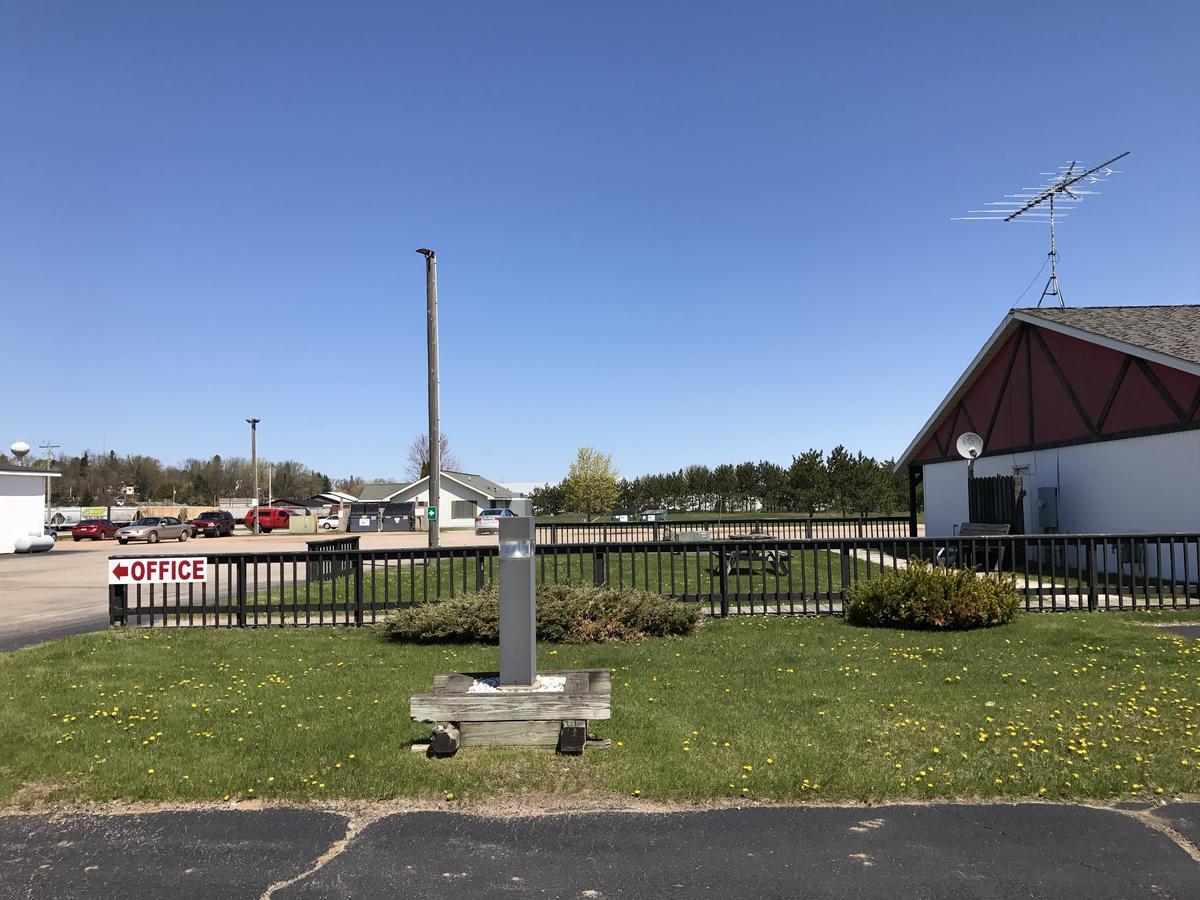 Exxon Quik Stop & Motel Wausaukee Exterior foto