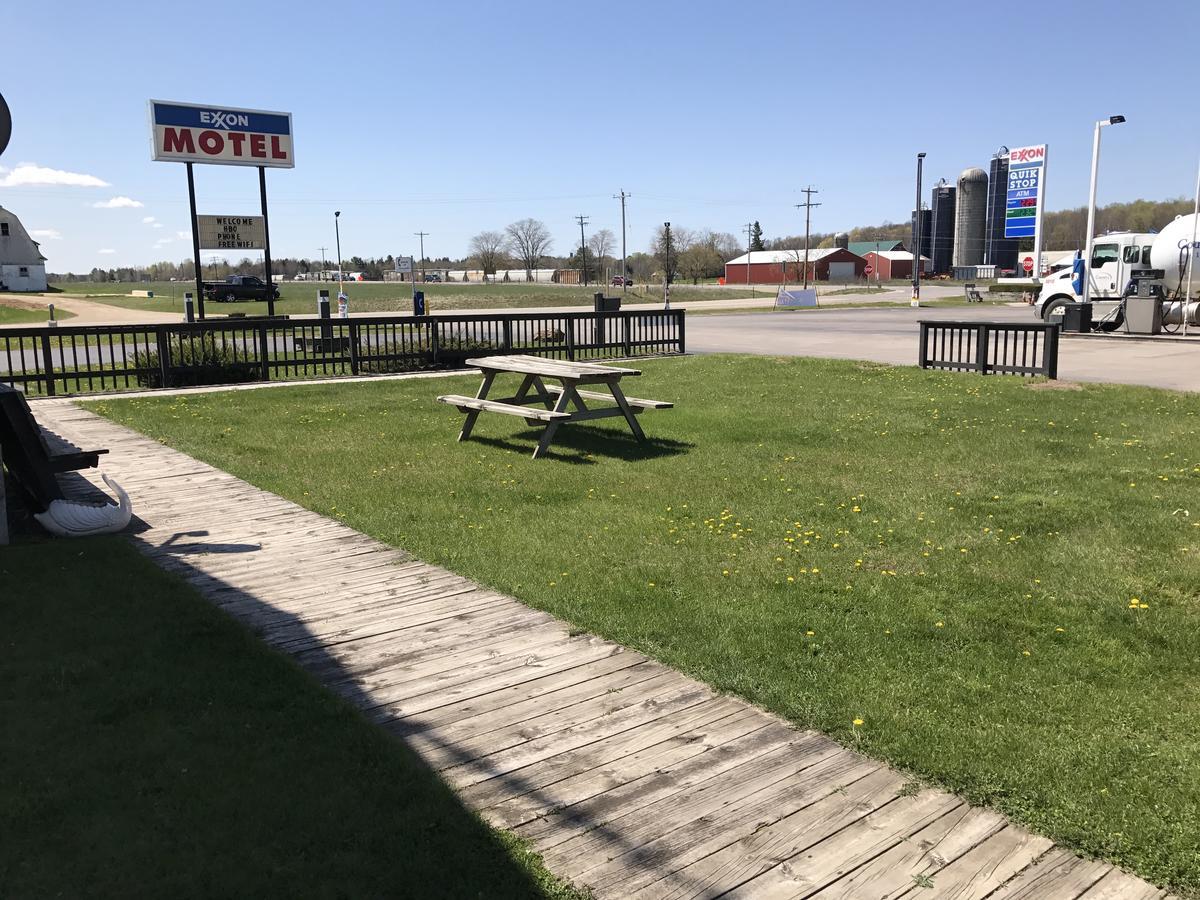 Exxon Quik Stop & Motel Wausaukee Exterior foto